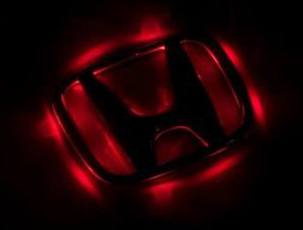 Эмблема  Honda с двухцветной светодиодной подсветкой красного и белого цвета 