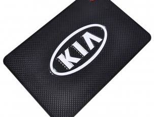 Противоскользящий коврик с логотипом Kia
