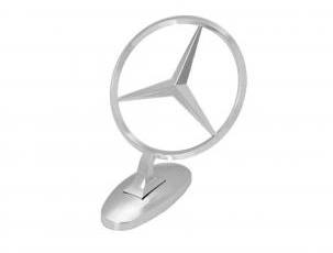 Прицел на капот с логотипом Mercedes-Benz