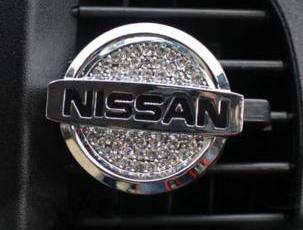 Ароматизатор в машину с логотипом Nissan (со стразами)
