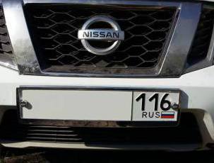Крепеж номерных знаков с логотипом Nissan