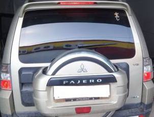 Спойлер со стоп-сигналом для Mitsubishi Pajero 4
