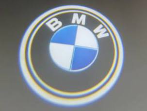 Проекция логотипа BMW